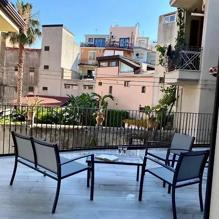 Luxury Sofi Giardini Naxos